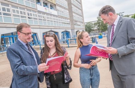 Trail-blazing Hull College Group programme sets standard for employability